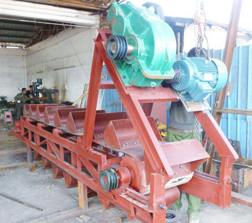 挖斗提升機(jī) 挖斗提升機(jī)