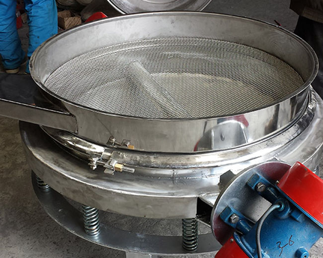 面粉振動(dòng)篩選用直排、直線(xiàn)還是旋振篩