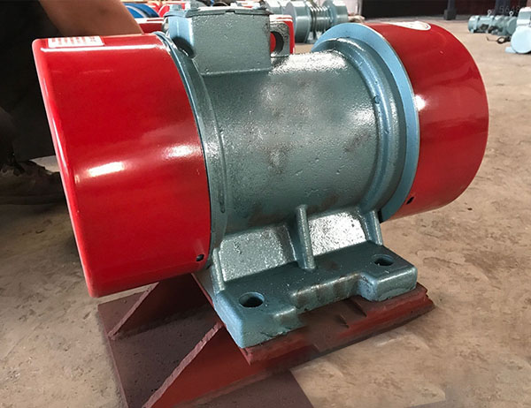 倉壁振動(dòng)器