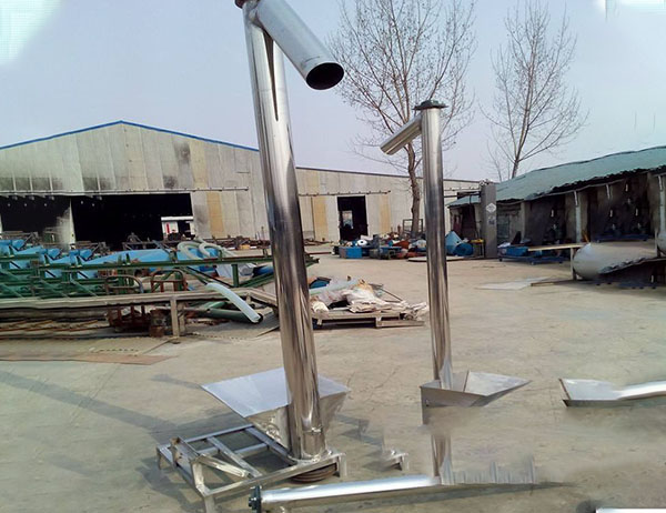 不銹鋼螺旋輸送機(jī)需要定期清理，殘存物會(huì)影響效率