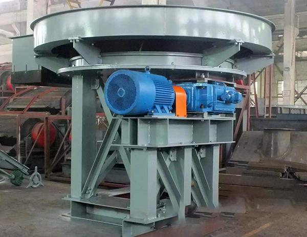 你的使用現(xiàn)場(chǎng)選擇吊式盤式給料機(jī)還是坐式