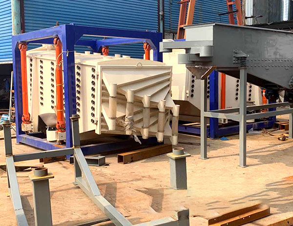 直線搖擺篩是一種錯(cuò)誤叫法，應(yīng)該叫回轉(zhuǎn)搖擺篩