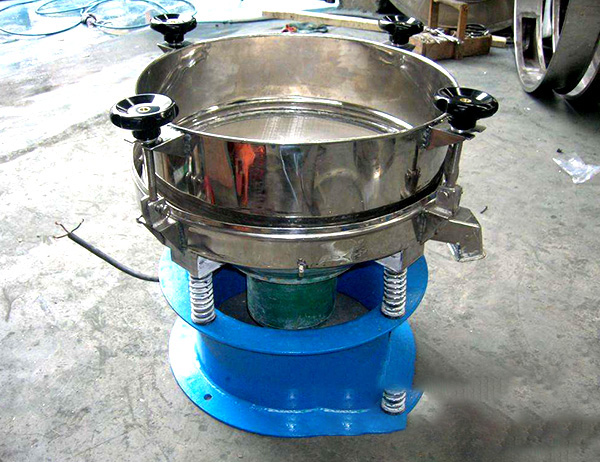 茴香粉除渣除雜需要什么振動(dòng)篩粉機(jī)，多少錢(qián)一臺(tái)？