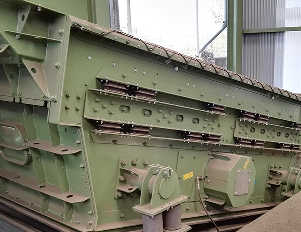 迭巖石粉碎顆?？ňW(wǎng)堵網(wǎng)現(xiàn)象解決顆粒沸騰振動篩