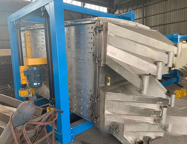 內(nèi)蒙古大型方形搖擺篩多少錢，當?shù)赜泄╀N點嗎？