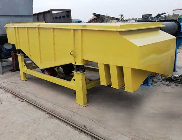 金剛砂振動(dòng)篩一般選用直線(xiàn)式振動(dòng)篩