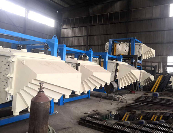 小型配便宜的篩砂機(jī)多少錢，處理量多少噸！