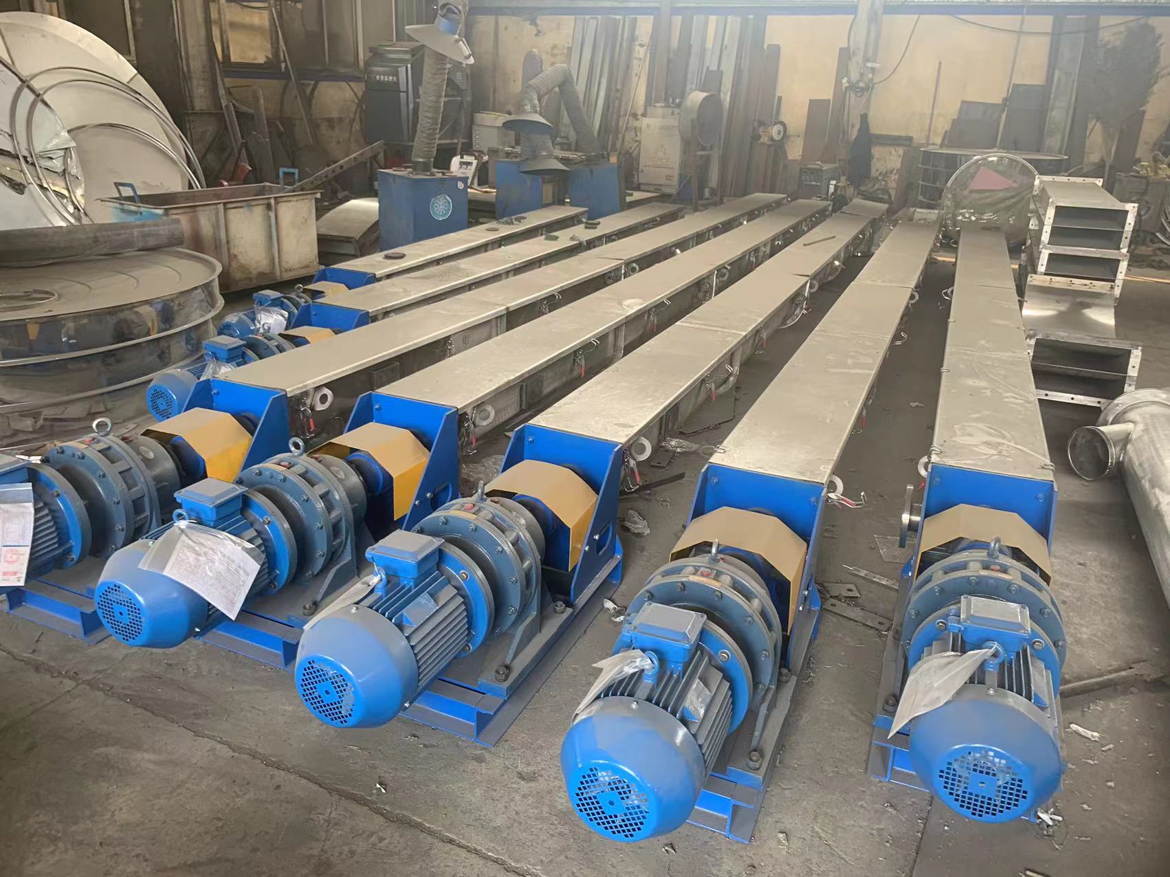 化肥廠、有機肥連續(xù)絞龍輸送機使用好